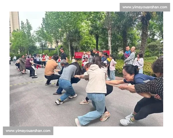 难忘的团结力量记一次激烈的拔河比赛